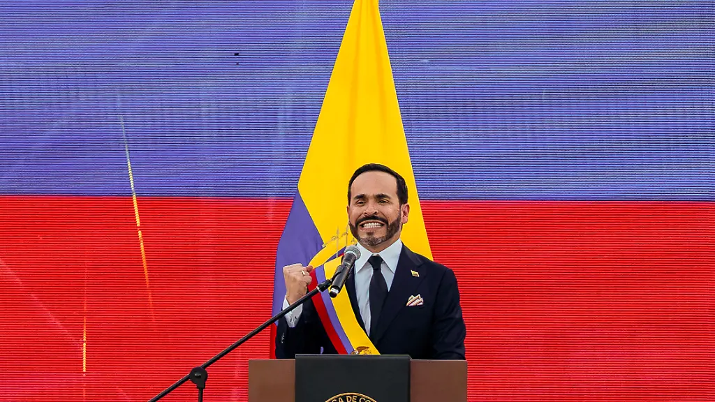„Kolumbianer zuerst!“ – Präsident Abelardo de la Espriella verschärft Migrationspolitik