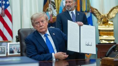 Trump versucht, Geburtsrecht einzuschränken