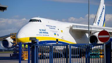Anschlagsversuch am Flughafen Leipzig-Halle: Reaktionen und Ermittlungen
