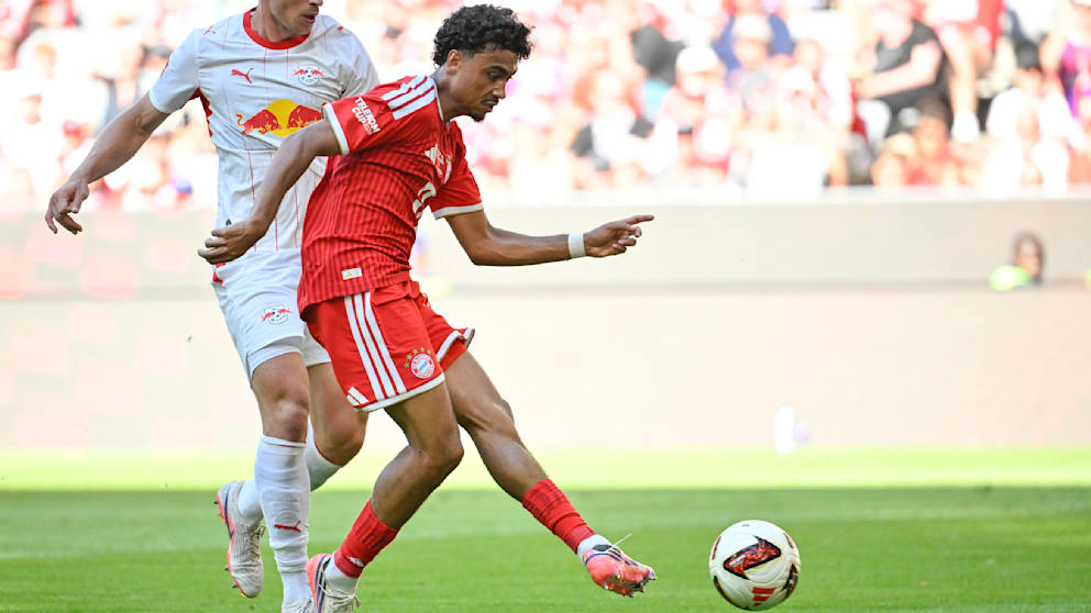 Brown Tritt Im Telekom Cup Für Bayern München In Aktion