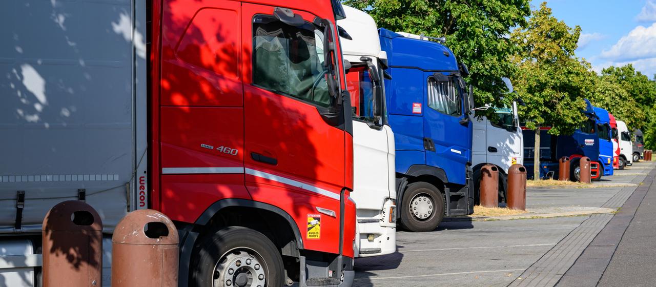Reaktion auf Niedrigwasser und Lkw-Fahrverbotslockerung