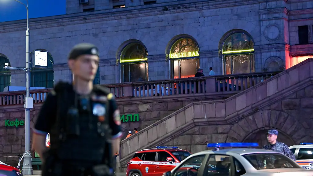 Explosion in Moskauer Restaurant: Beschuldigungen und Spekulationen