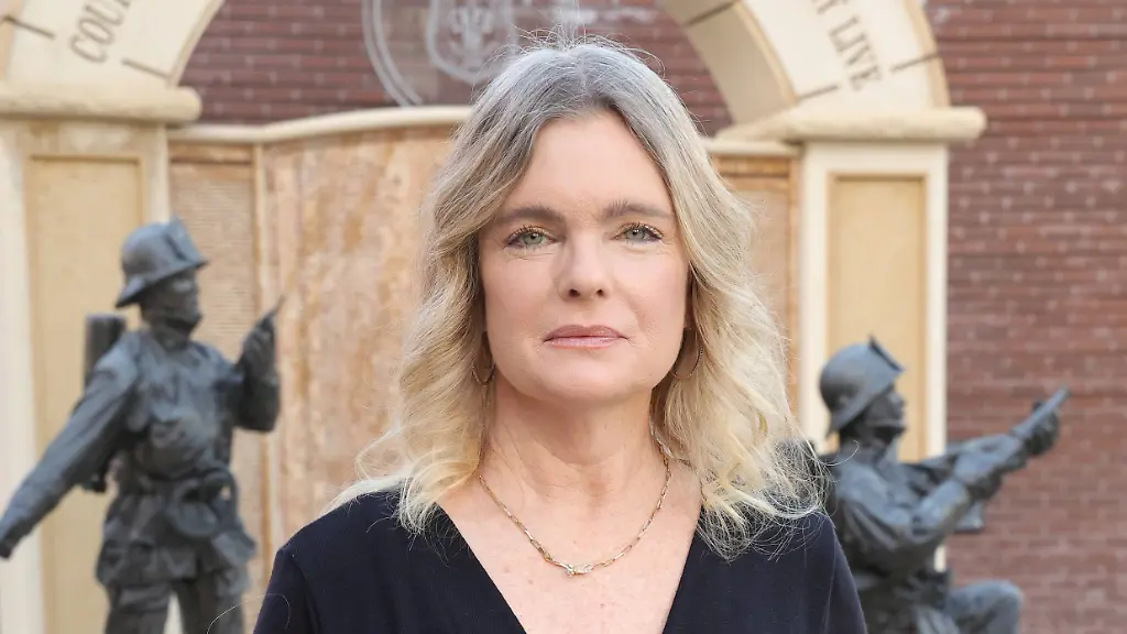 Erika Eleniak bei OnlyFans: Eine neue Karriere mit besonderen Inhalten