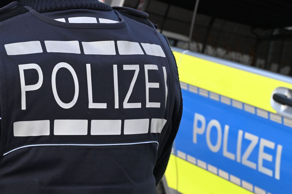 Auto fängt beim Tanken Feuer in Mittelsachsen