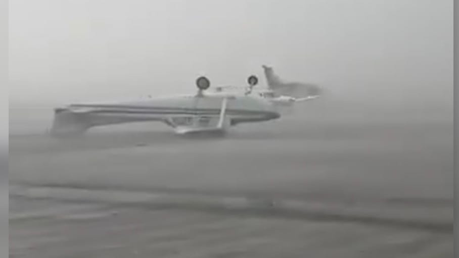 Unwetter verursacht Chaos auf italienischem Flughafen