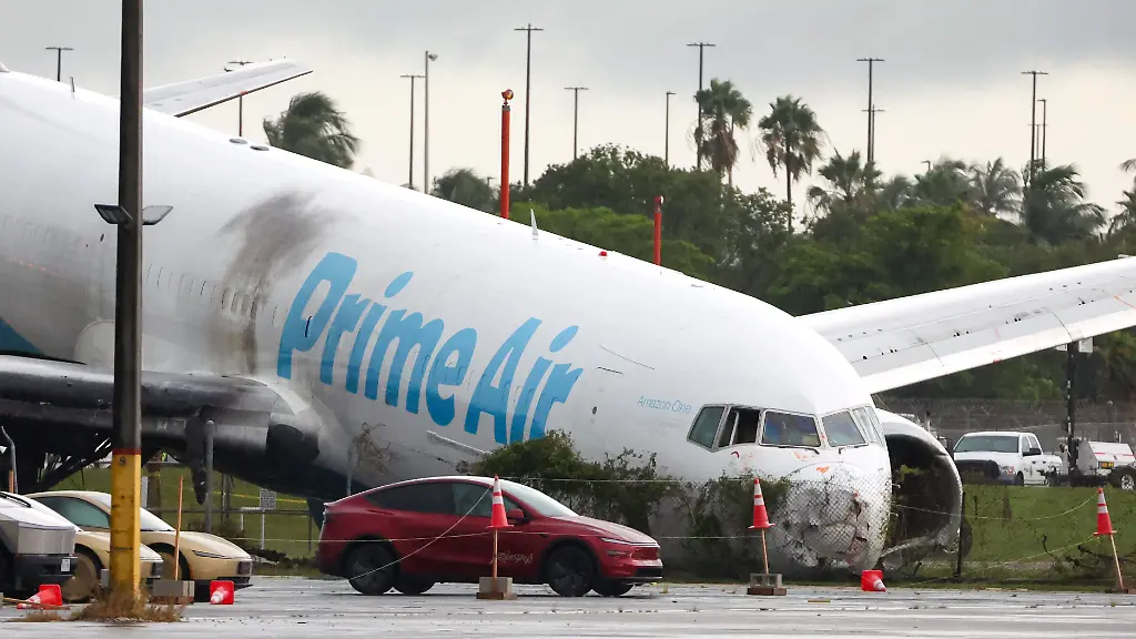 Unfall eines Frachtflugzeugs in Miami