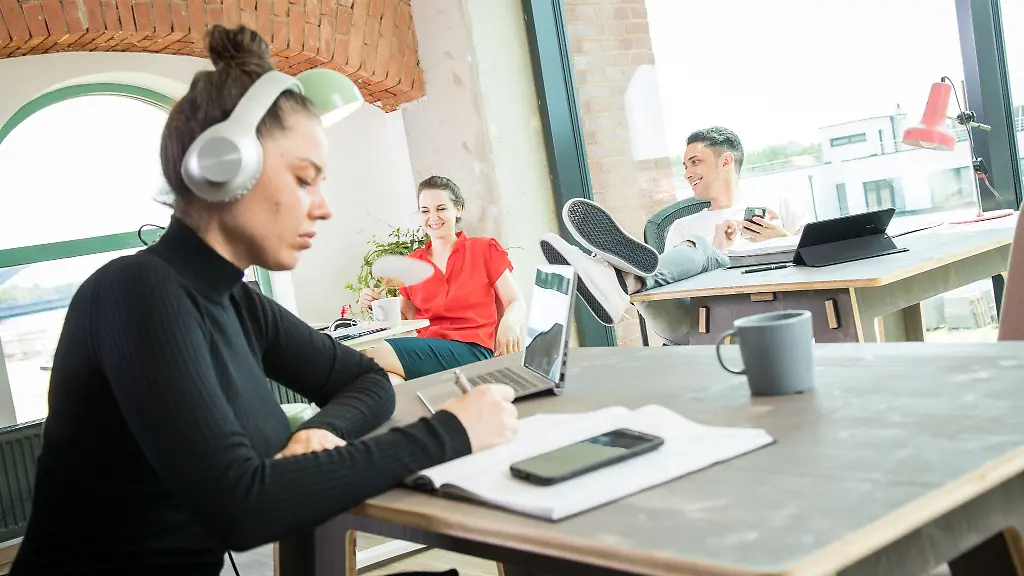 Effektive Methoden zur Vermeidung von Small Talk im Büro