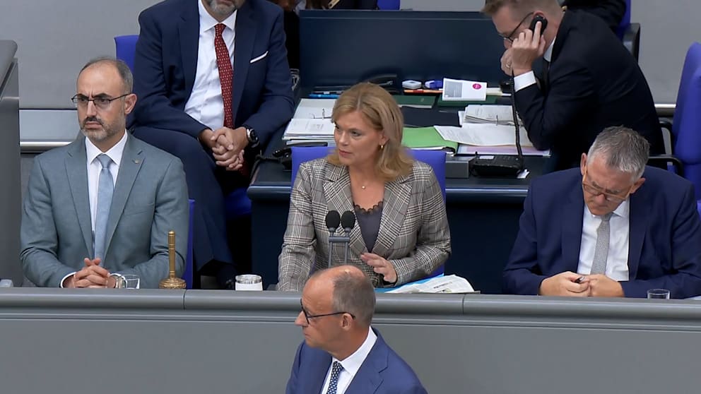 Spannungen im Bundestag: Julia Klöckner warnt AfD-Mitglied