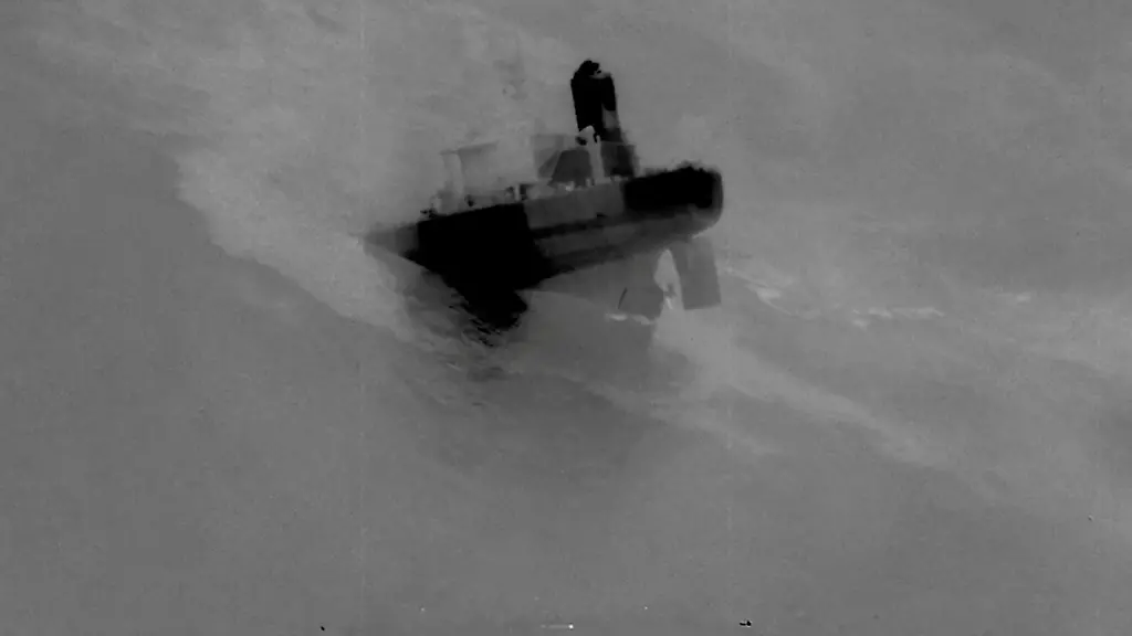 US-Militär versenkt Tanker: Ölkatastrophe droht im Golf von Oman