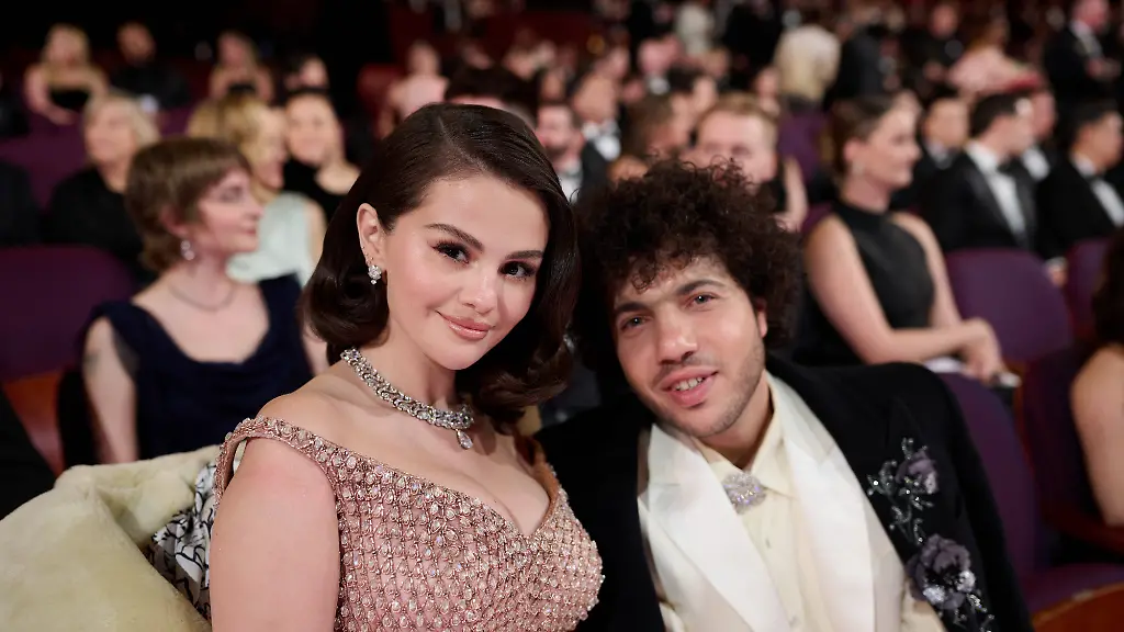 Selena Gomez und Benny Blanco feiern ersten Hochzeitstag mit Tradition