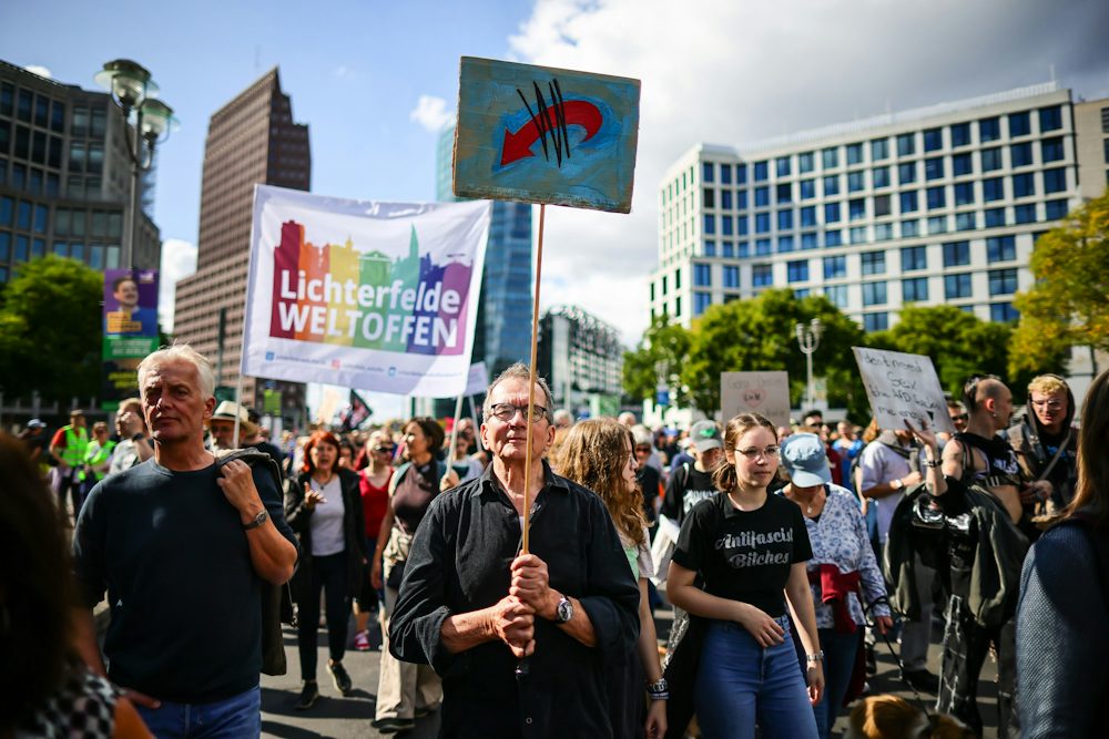 Bündnis gegen Rechts demonstriert in deutschen Städten