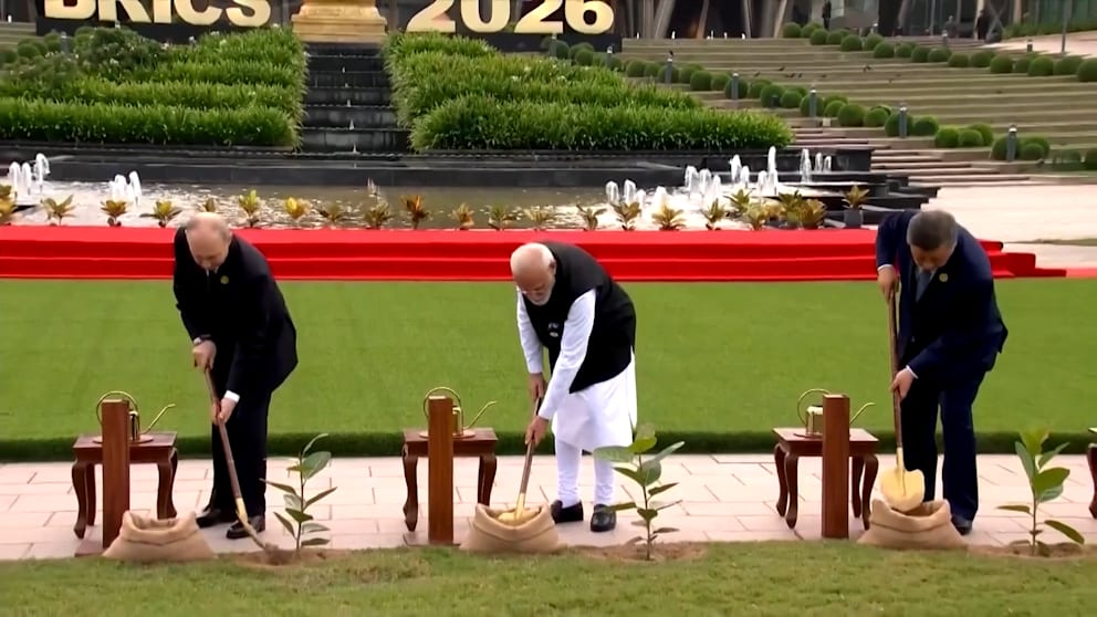 Friedensgeste auf dem BRICS-Gipfel: Putins widersprüchliche Handlungen