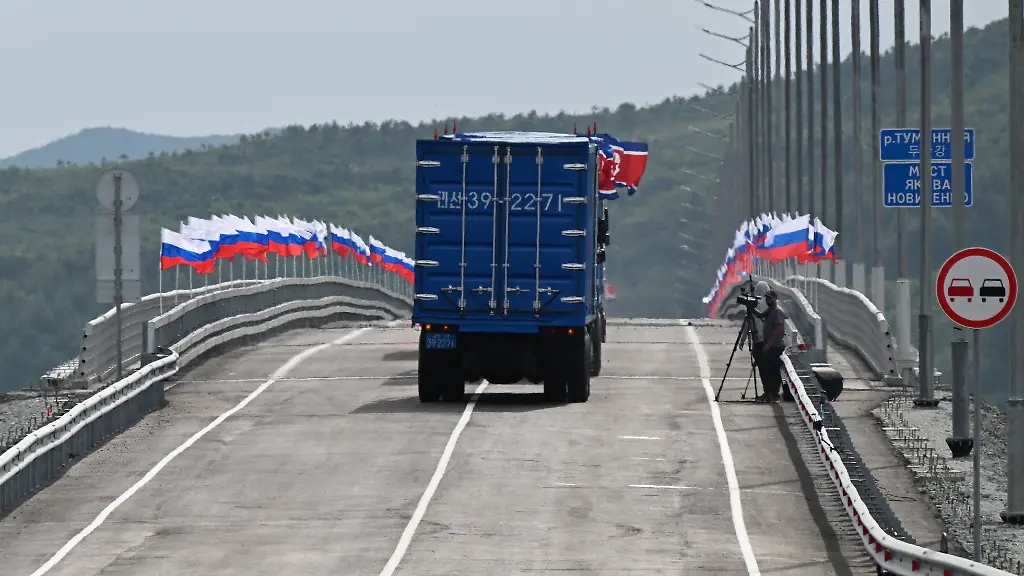 Russland und Nordkorea eröffnen erste Straßenbrücke