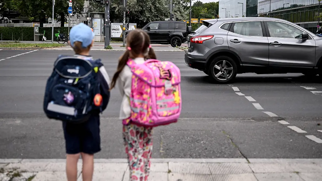 Unfälle auf dem Schulweg und bei der Arbeit: Einblicke in die Statistik 2025
