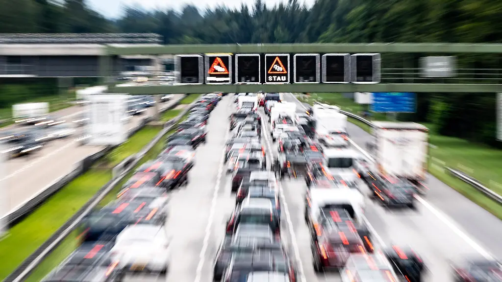 Verkehrsrecht: Haftungsfrage bei Autobahnunfällen