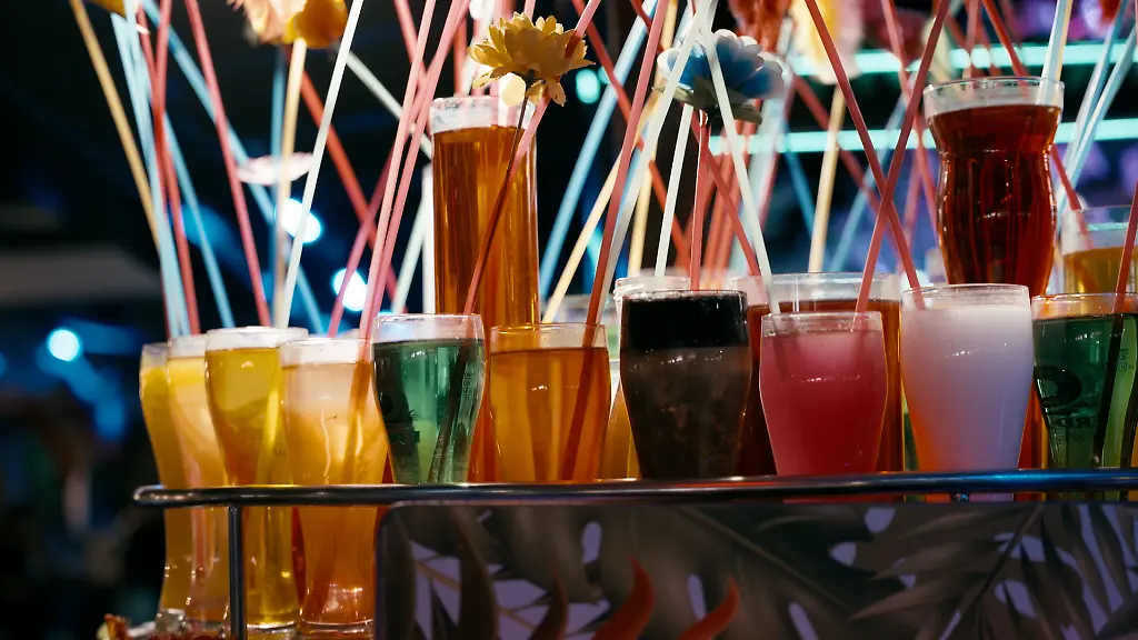 Missstände bei Jugendreisen: Alkohol und K.-o.-Tropfen