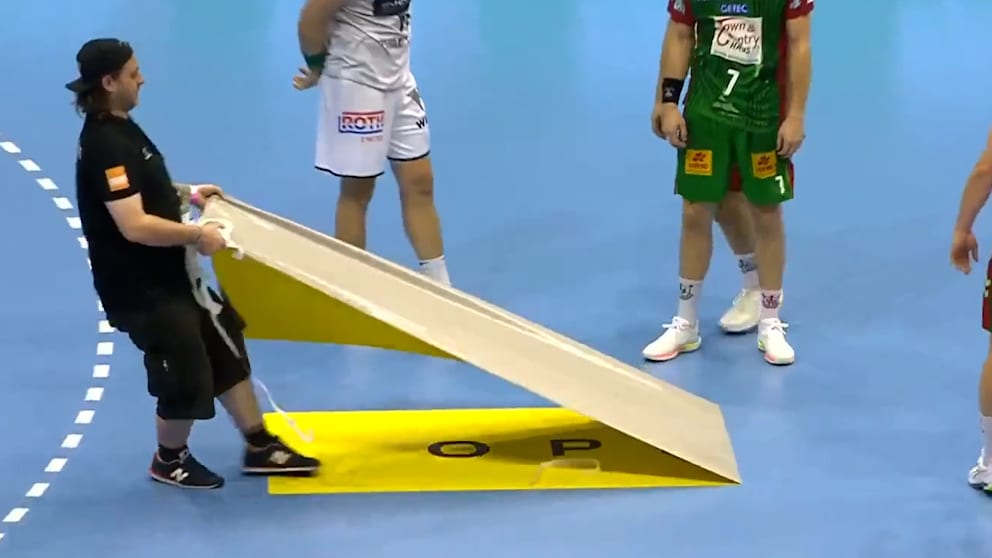 Werbeaufkleber in der Handball-Bundesliga: Ein unerwarteter Zwischenfall