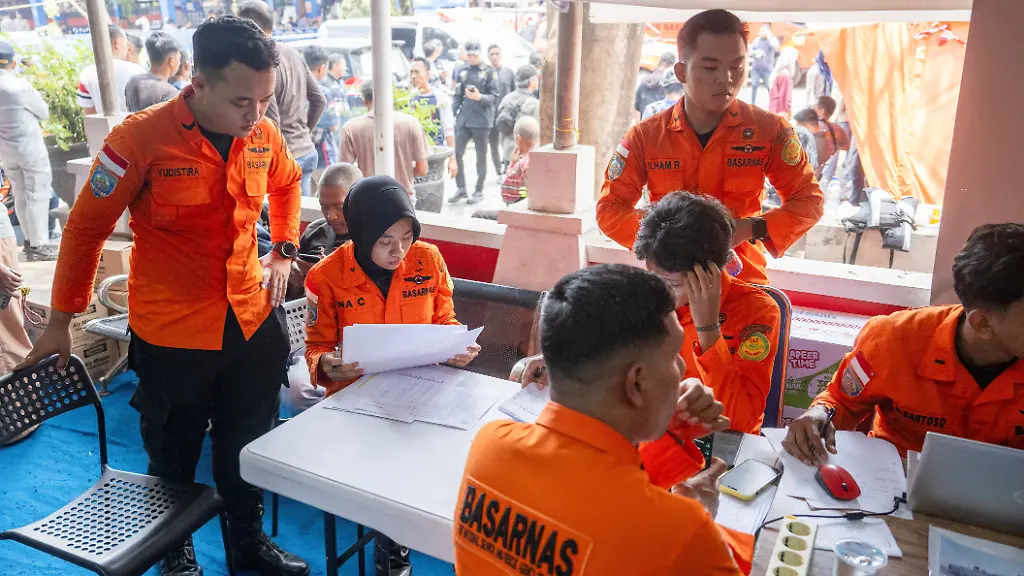 Fähre gesunken in Indonesien: Viele vermisst