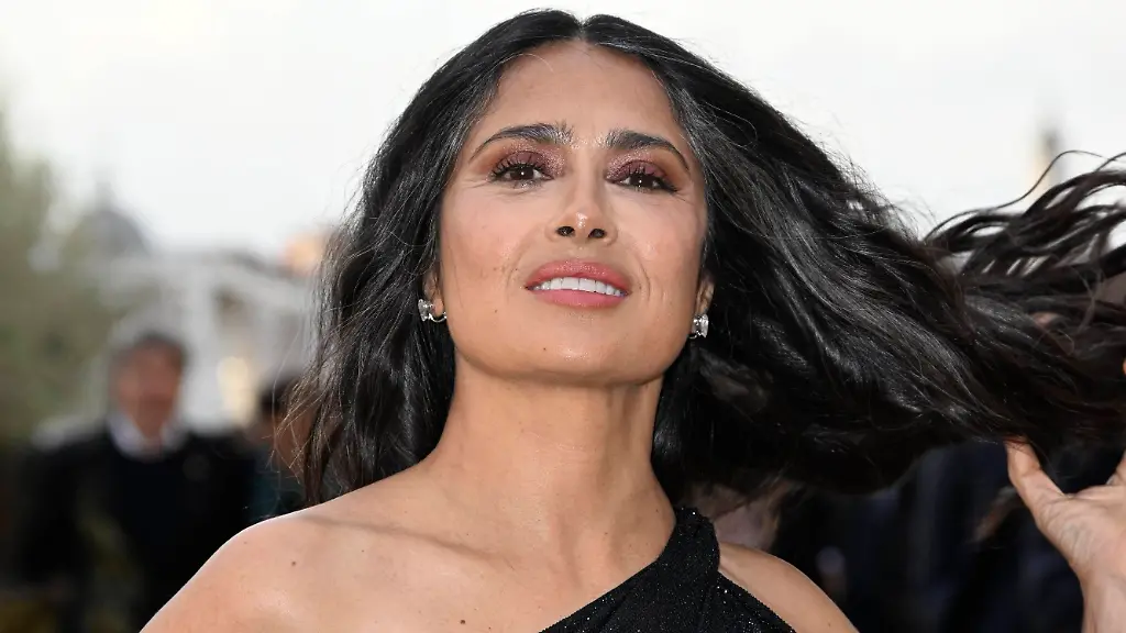 Salma Hayek feiert 60. Geburtstag ohne Hemmungen
