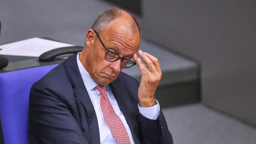 Strategien zur Verbesserung der Beliebtheitswerte von Regierungschefs
