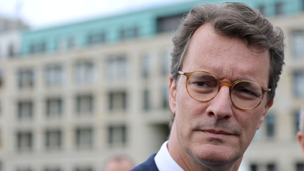 Wüst zieht Prüfung eines AfD-Verbots in Betracht
