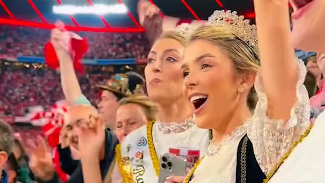 Brasilien-Prinzessinnen besuchen Bayern-Spiel