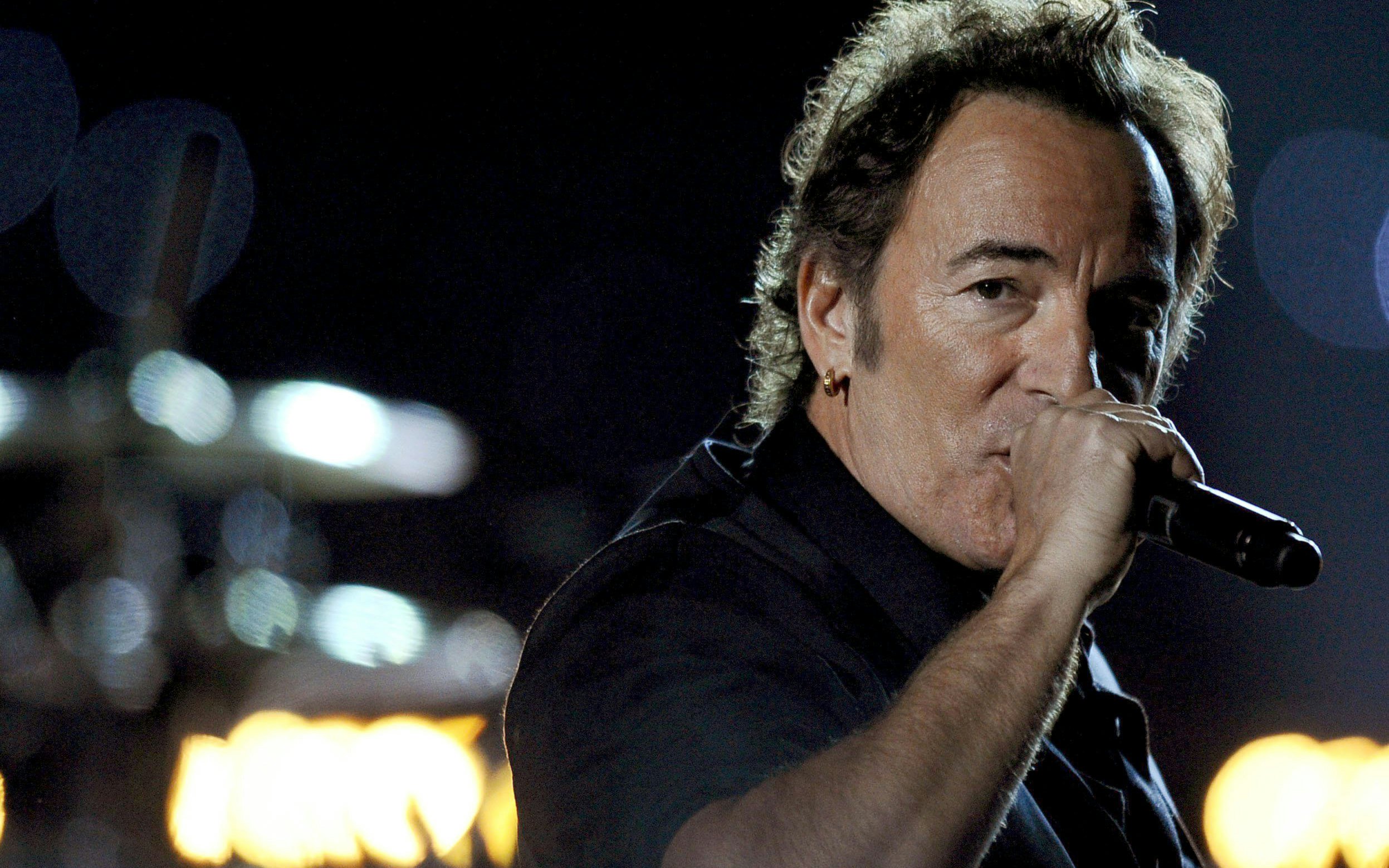 Bruce Springsteen und das Album „The Rising“: Eine Hommage an die 9/11-Erinnerungskultur