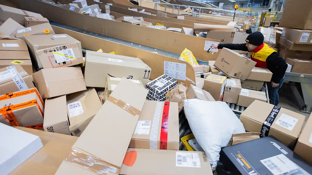 EU führt neue Gebühr zur Eindämmung von Paketflut ein