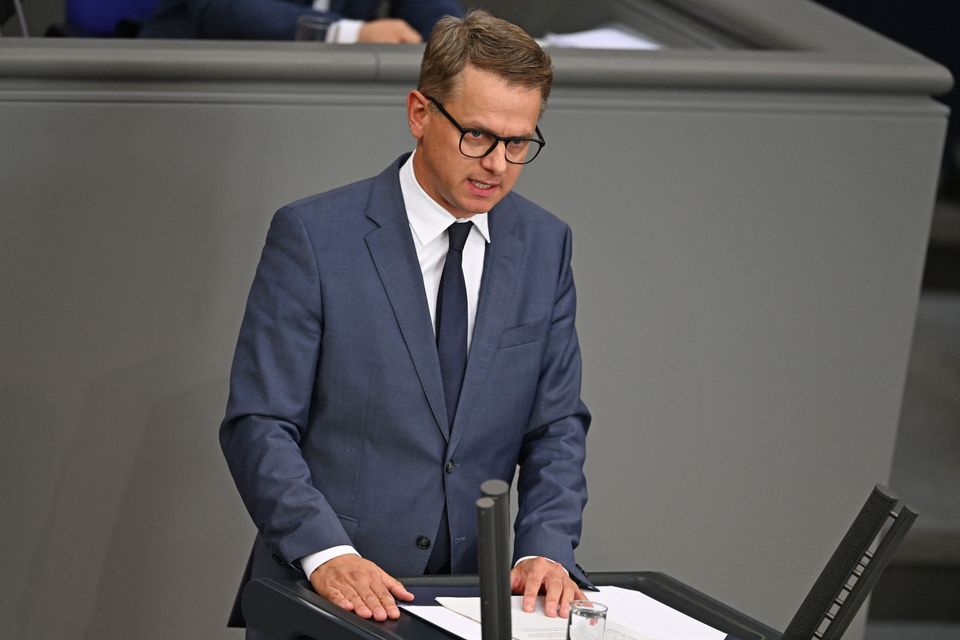 Gesundheitsminister fordert neue Kommission zur Pflegereform