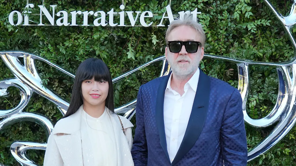 Nicolas Cage überrascht mit neuem Look bei Museums-Eröffnung