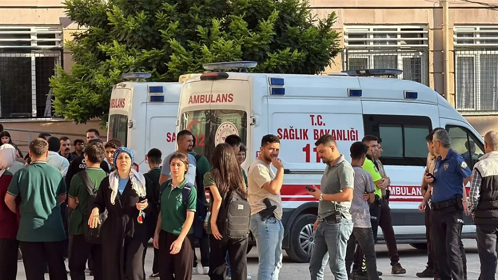 Angriff vor Schule in der Türkei: Mehrere Verletzte