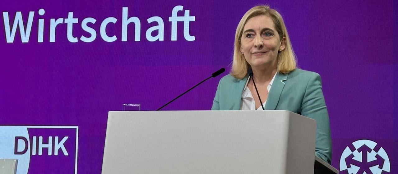 Reformen in der Koalition: Kanzleramtschefin Warken stellt klar