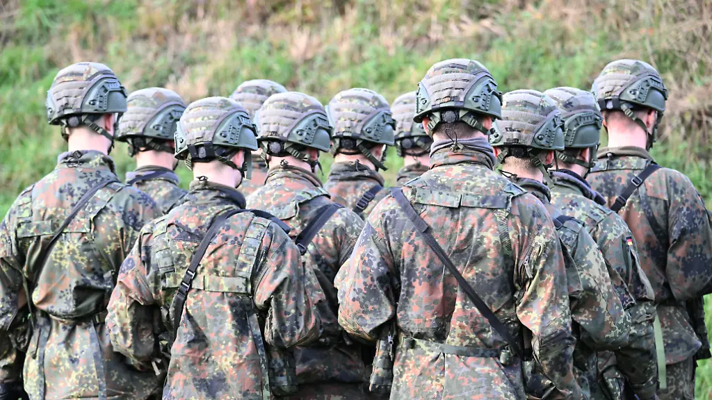 Pflichtmusterungen der Bundeswehr beginnen