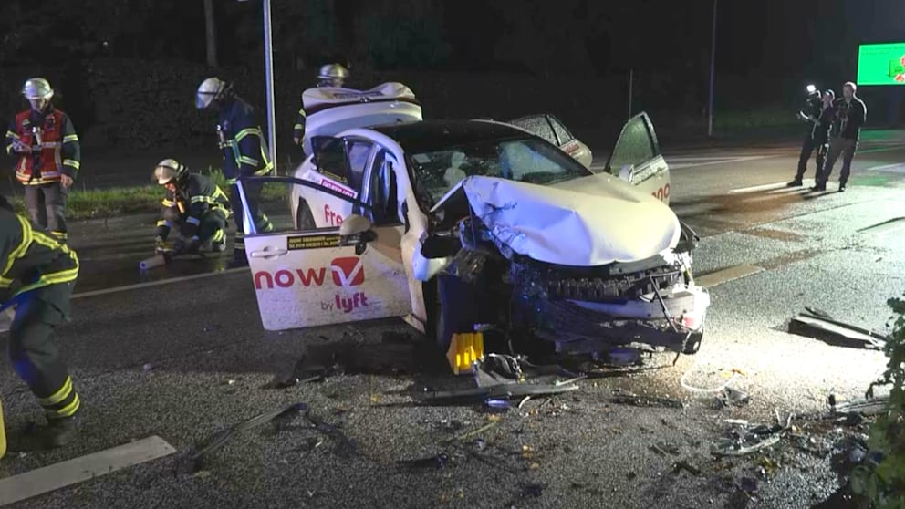 Zwei Schwerverletzte bei Verkehrsunfall in Hamburg