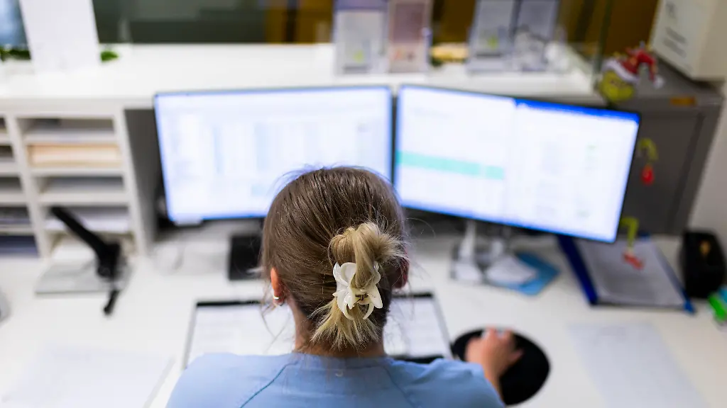 Minister fordert weniger Bürokratie im Gesundheitswesen