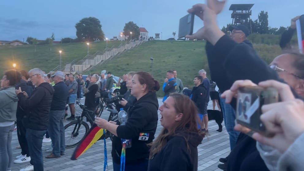 Proteste gegen Friedrich Merz im Wahlkampf