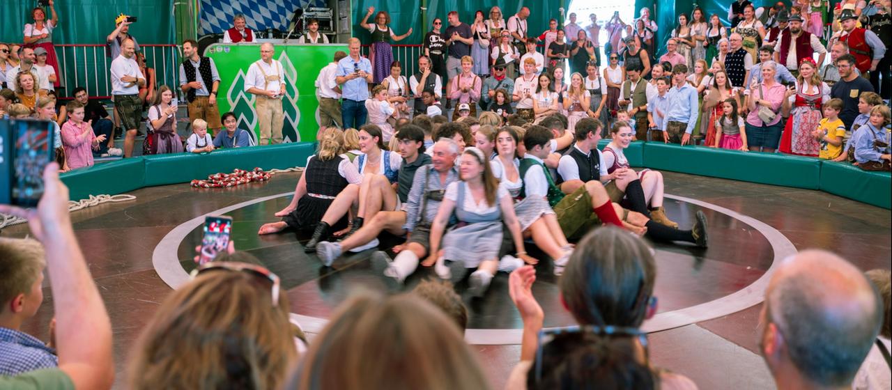 Recherchen über voyeuristische Videos vom Teufelsrad auf dem Oktoberfest