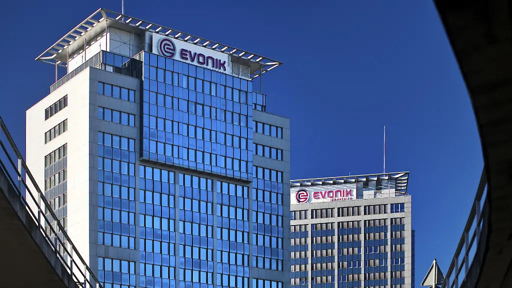 Evonik kündigt Abbau von 3200 Stellen an