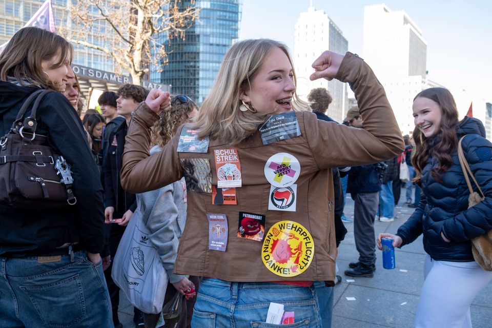 Protest gegen die Wiedereinführung der Wehrpflicht: Die politische Mitte verliert die jungen Leute