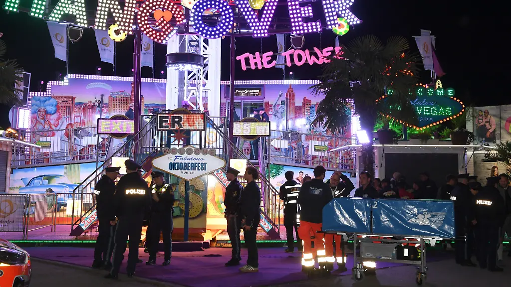 Unfall beim Oktoberfest: Mitarbeiter auf Free-Fall-Turm stirbt