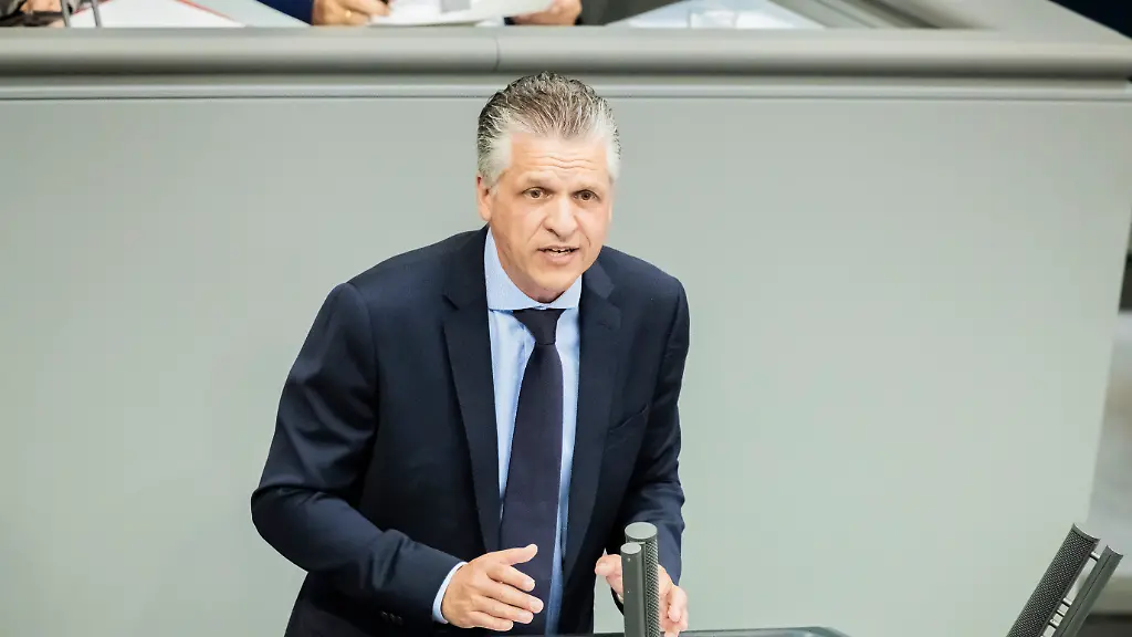 Debatte über Übergangsfrist für Rentenreform: Frei fordert kürzere Frist