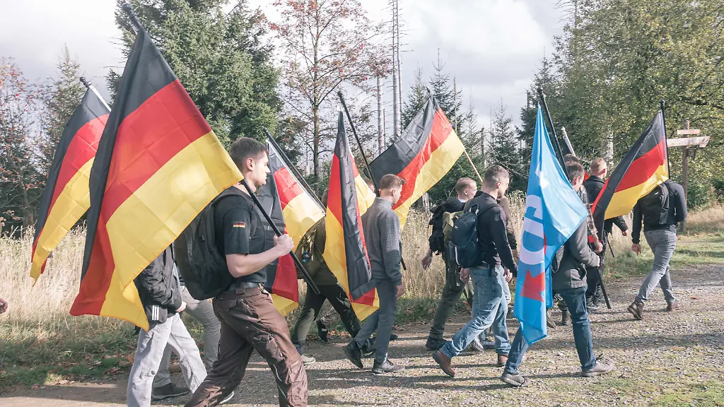 Rücktritt von AfD-Jugendvorstand Strauf nach umstrittenem Social-Media-Post