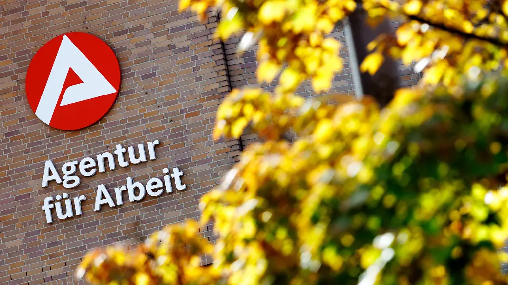 Anstieg der Arbeitslosigkeit und Rückgang bei Ausbildungsstellen in Deutschland