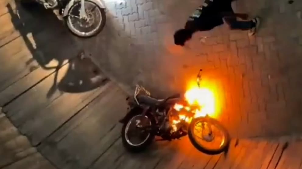 Stuntfrau bei Motorradshow verletzt