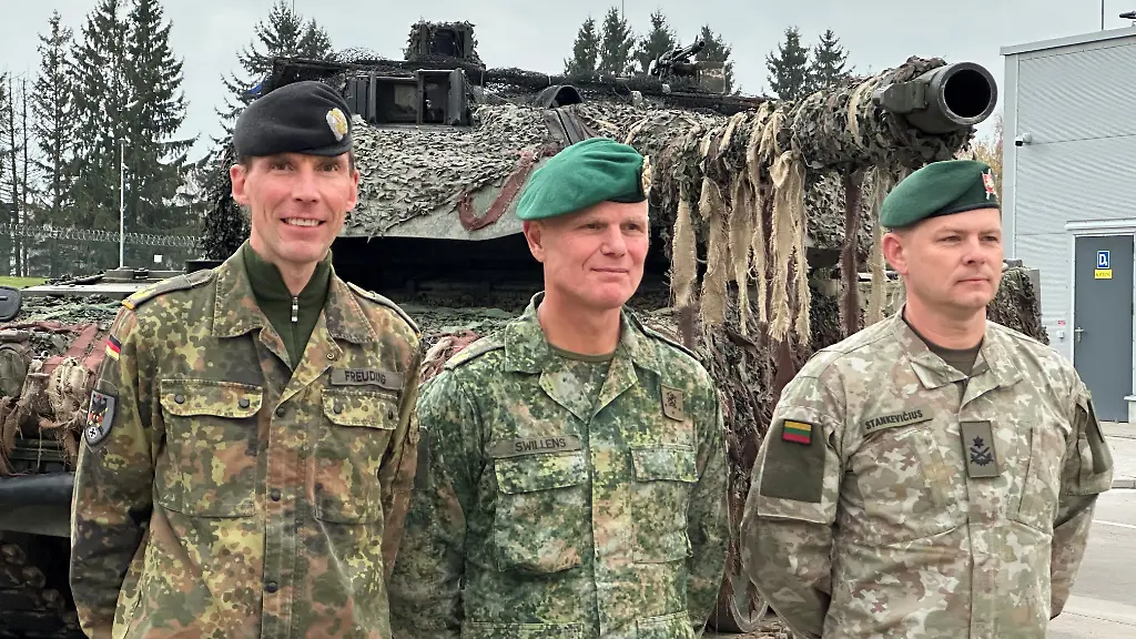 Heereschefs erkunden Einsatzräume an Nato-Ostflanke