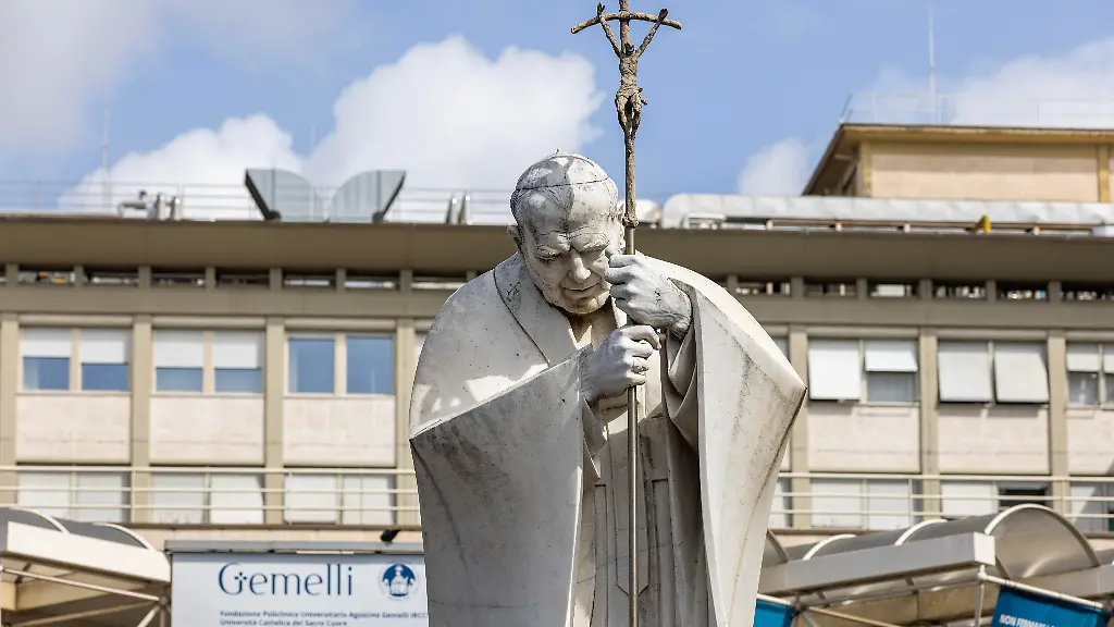 Papst Leo XIV. erfolgreich an der Lunge operiert