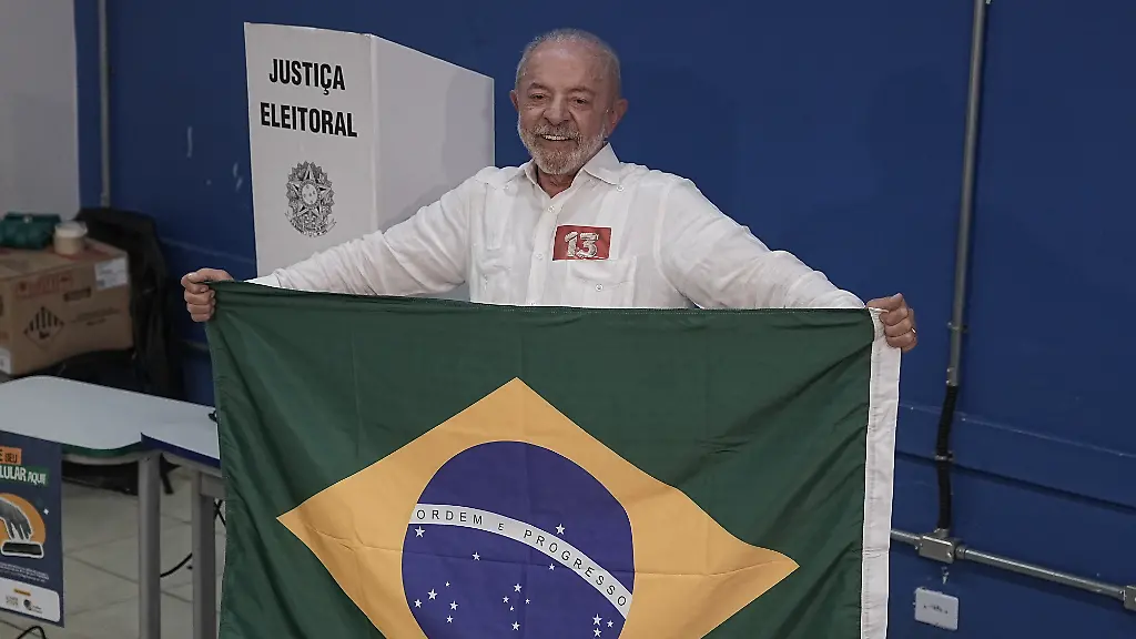 Kopf-an-Kopf-Rennen: Lula besiegt Bolsonaro in Brasilien