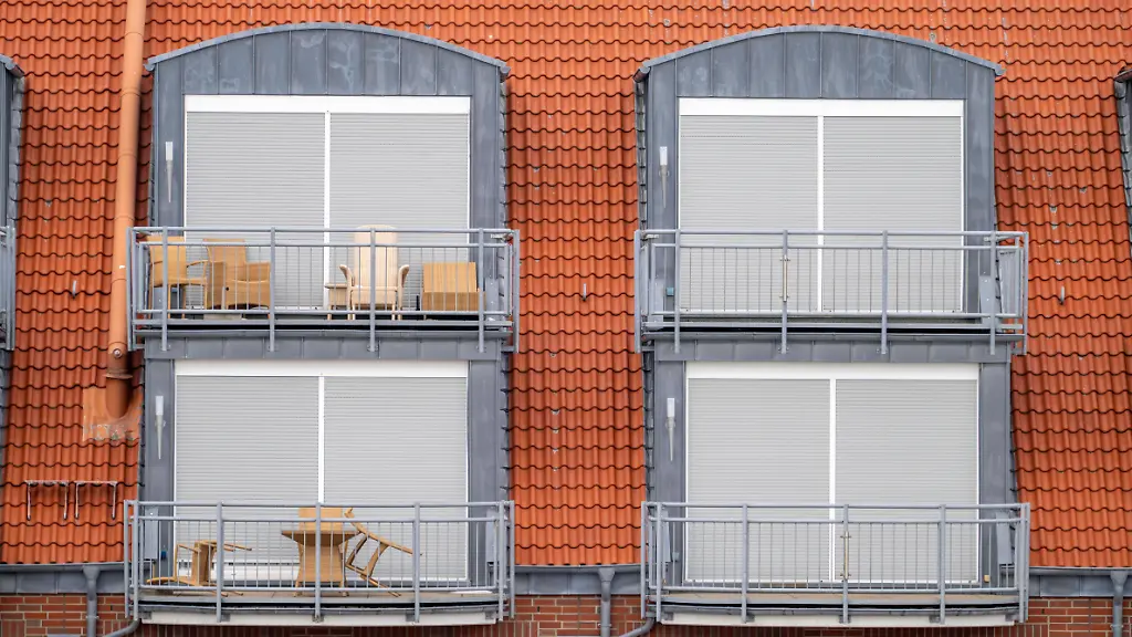 Balkon winterfest machen: Wichtige Schritte vor dem ersten Frost