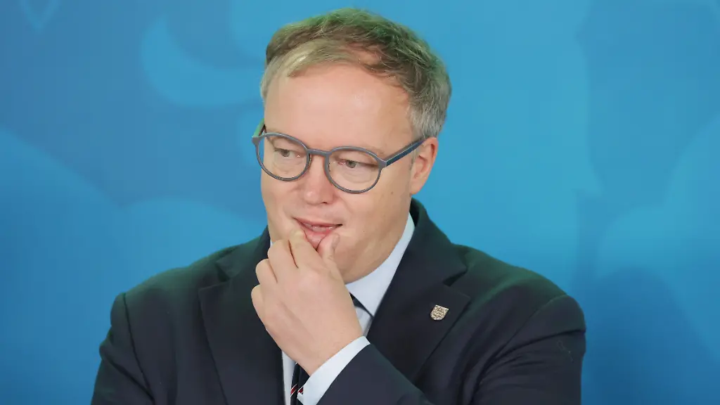 Mario Voigt gibt juristischen Kampf gegen Doktortitel-Entzug auf
