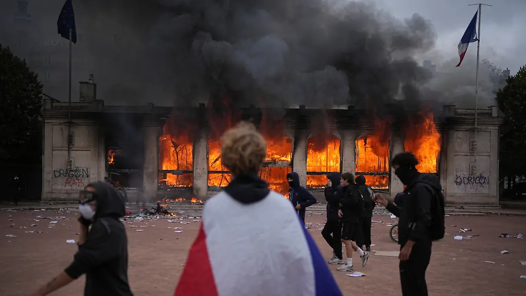 Gewalt bei Protesten in Frankreich erschüttert das Land